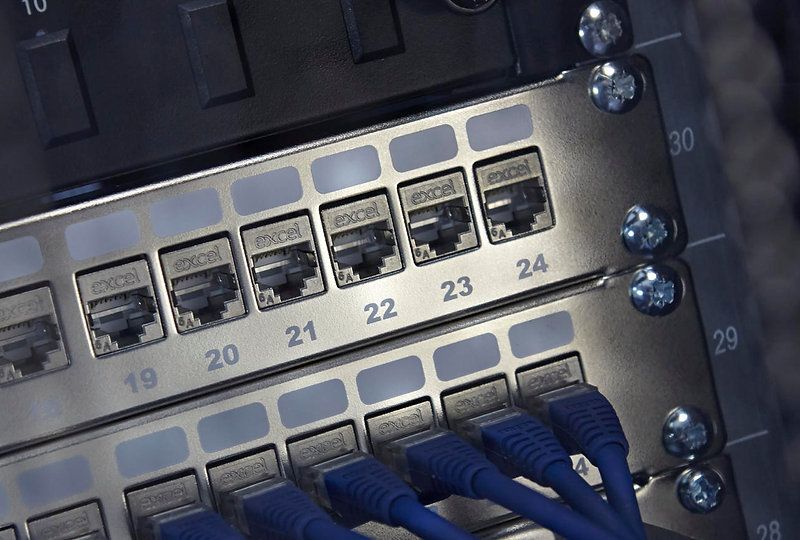 Excel Cat6 copper cabling installation in server rack